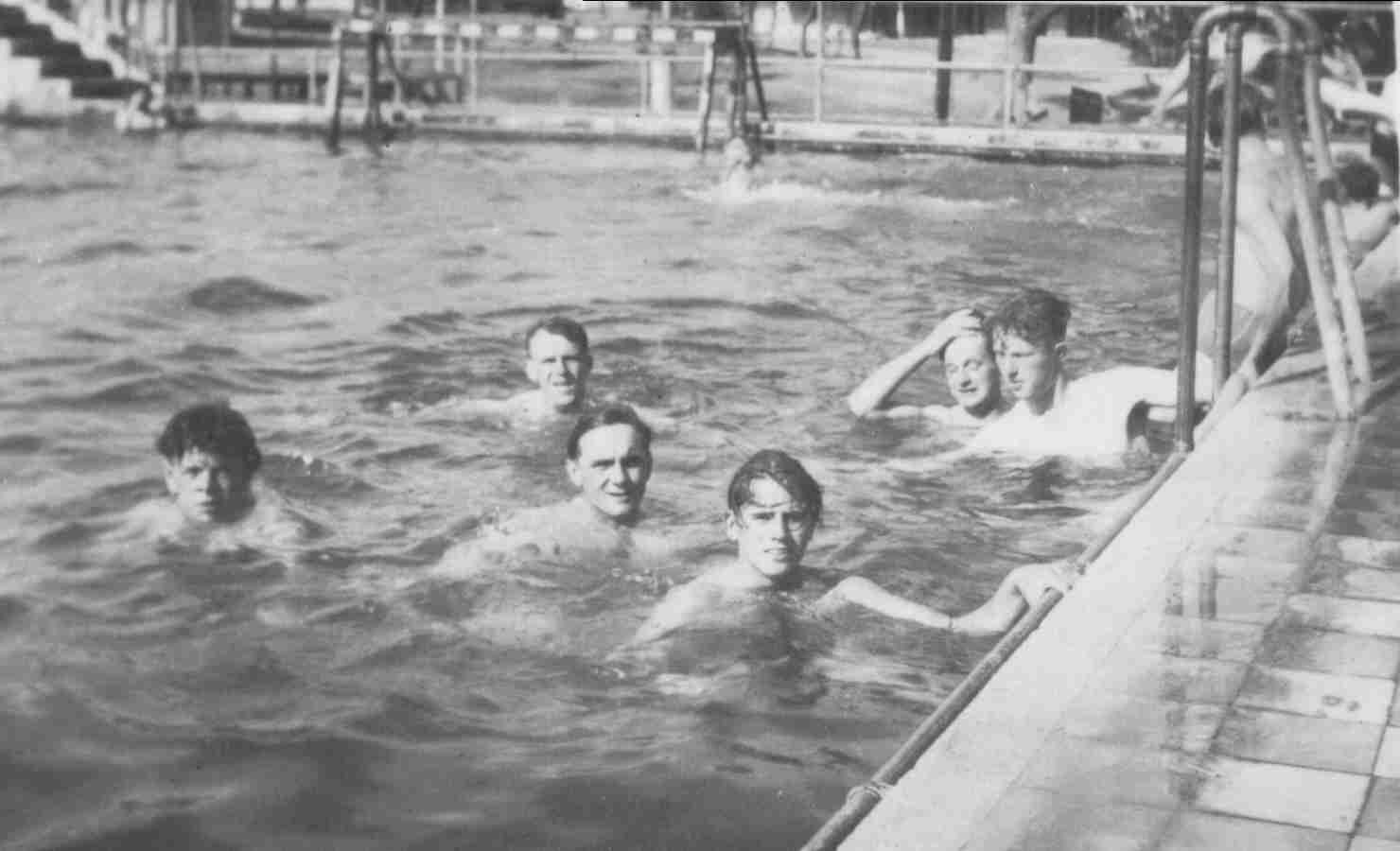 POOL UP PARK CAMP